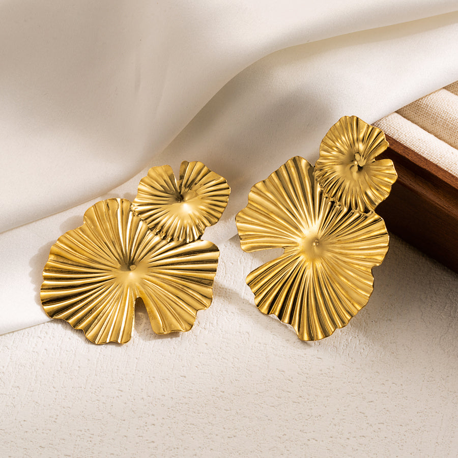 Pendientes Flor Dorada Texturizada | Acero Inoxidable Chapado en Oro 18K