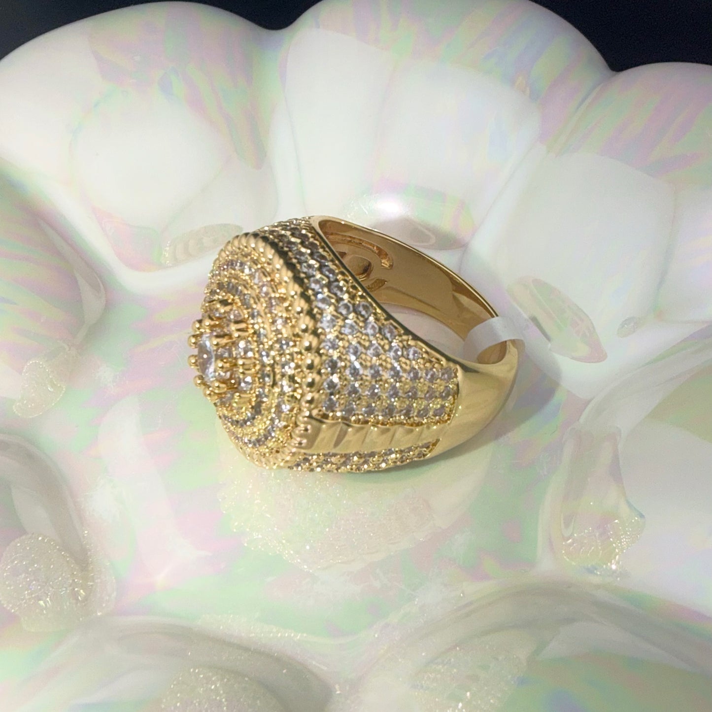 Anillo Hip Hop Redondo Chapado En Oro 14K Con Zirconias – Hombre