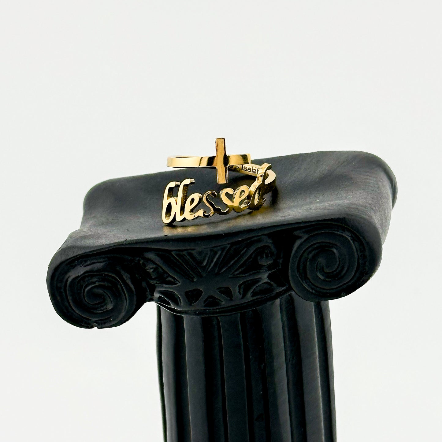 Anillo “Blessed” con Grabado – Unisex | Acero Inoxidable | Chapado Oro 18K | Ajustable