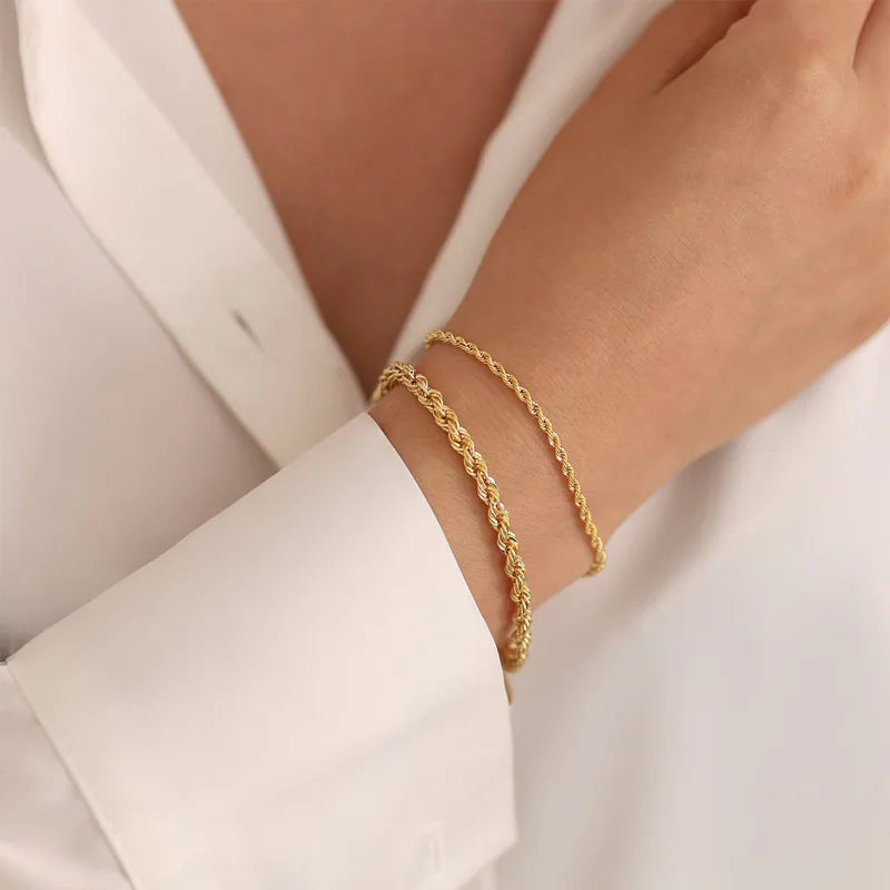 Pulsera Twist | Acero Inoxidable Chapado Oro 18K | Ajustable