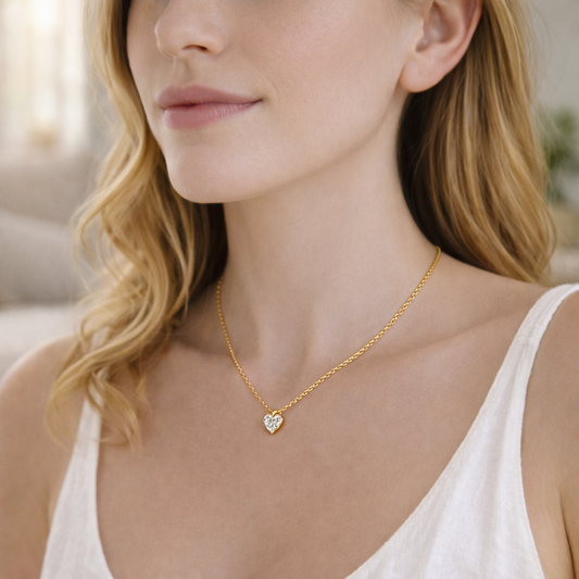 Collar Aura Corazón con Zirconias | Acero Inoxidable Chapado PVD Oro 18K | Ajustable