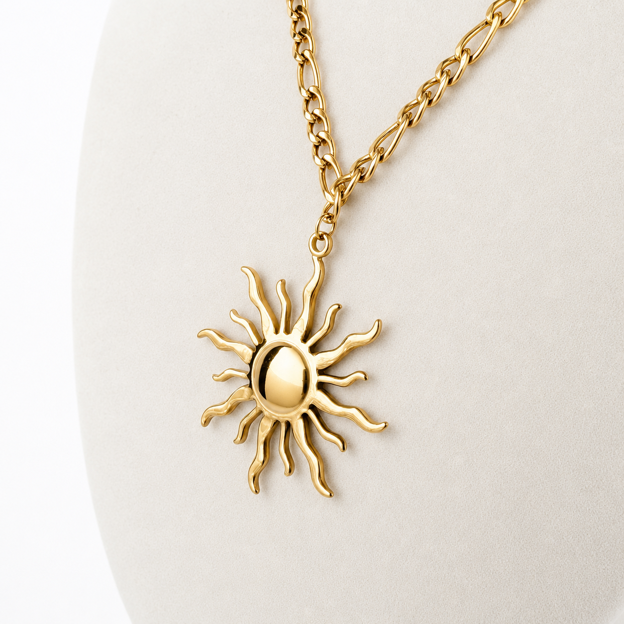 Collar Sol con Cadena Fígaro | Acero Inoxidable Chapado en Oro 18K | Ajustable