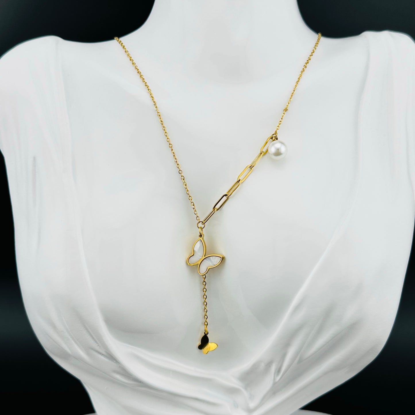 Collar de Mariposas con Perla – Mujer | Acero Inoxidable | Chapado Oro 18K | Ajustable