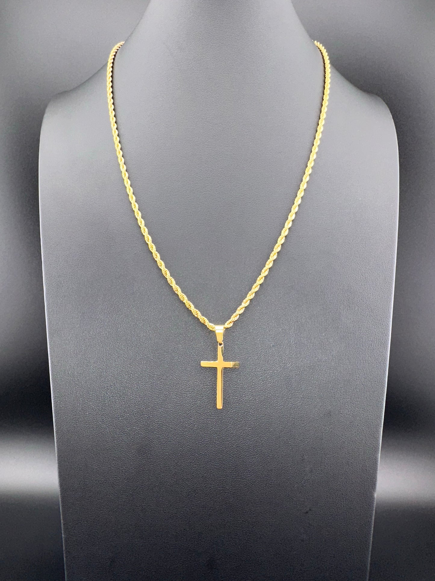 Collar Clásico con Dije de Cruz Unisex | Acero Inoxidable | Chapado Oro 18K