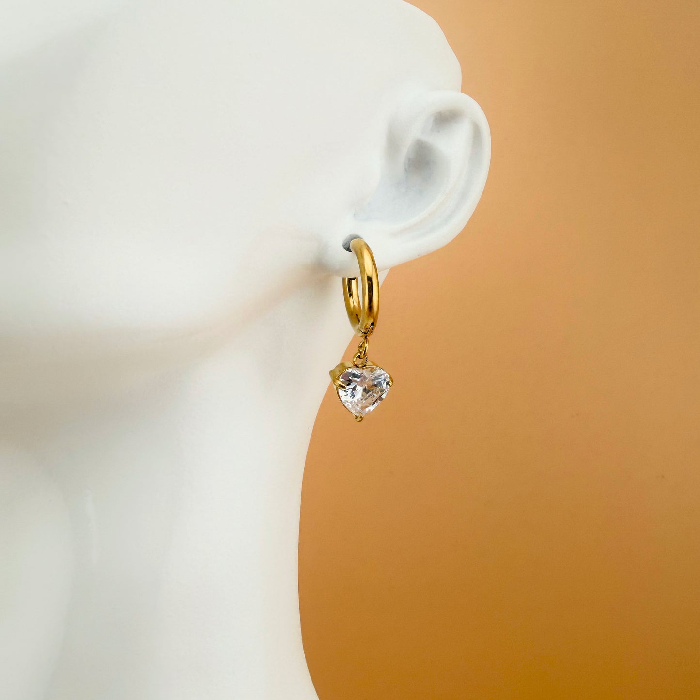 Pendientes Aura Corazón con Zirconias | Acero Inoxidable Chapado PVD Oro 18K | Colgantes