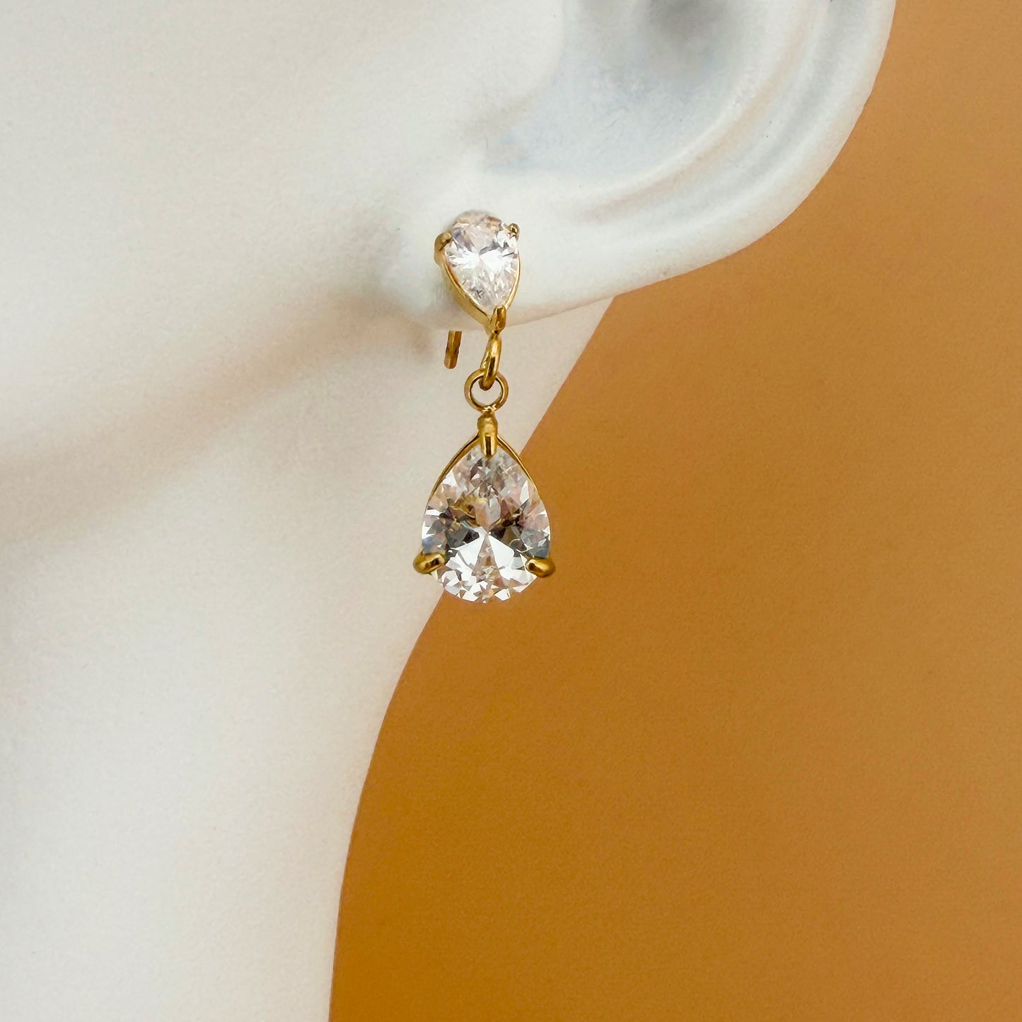 Pendientes Aura Gota con Zirconias | Acero Inoxidable Chapado PVD Oro 18K