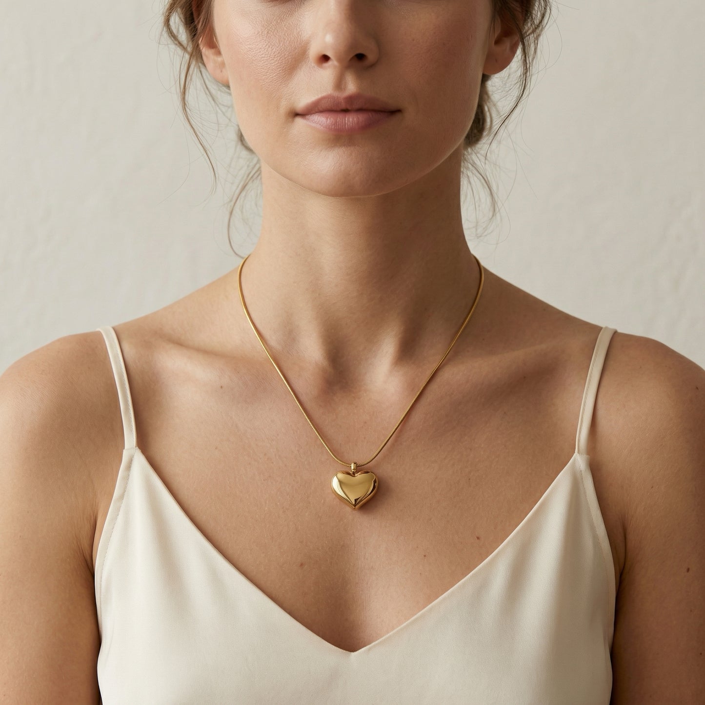 Collar con Dije de Corazón | Acero Inoxidable Chapado PVD en Oro 18K | Ajustable