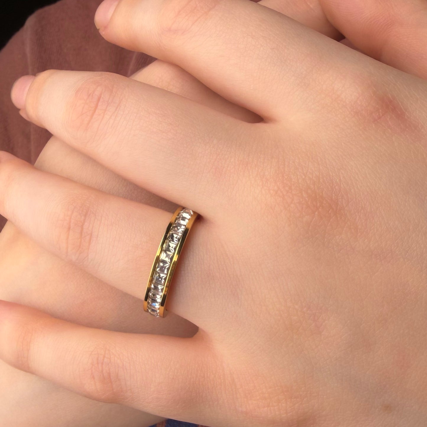 Anillo con Zirconias | Acero Inoxidable Chapado en oro 18K