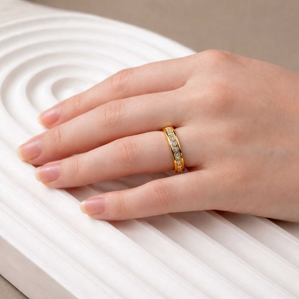 Anillo con Zirconias | Acero Inoxidable Chapado en oro 18K