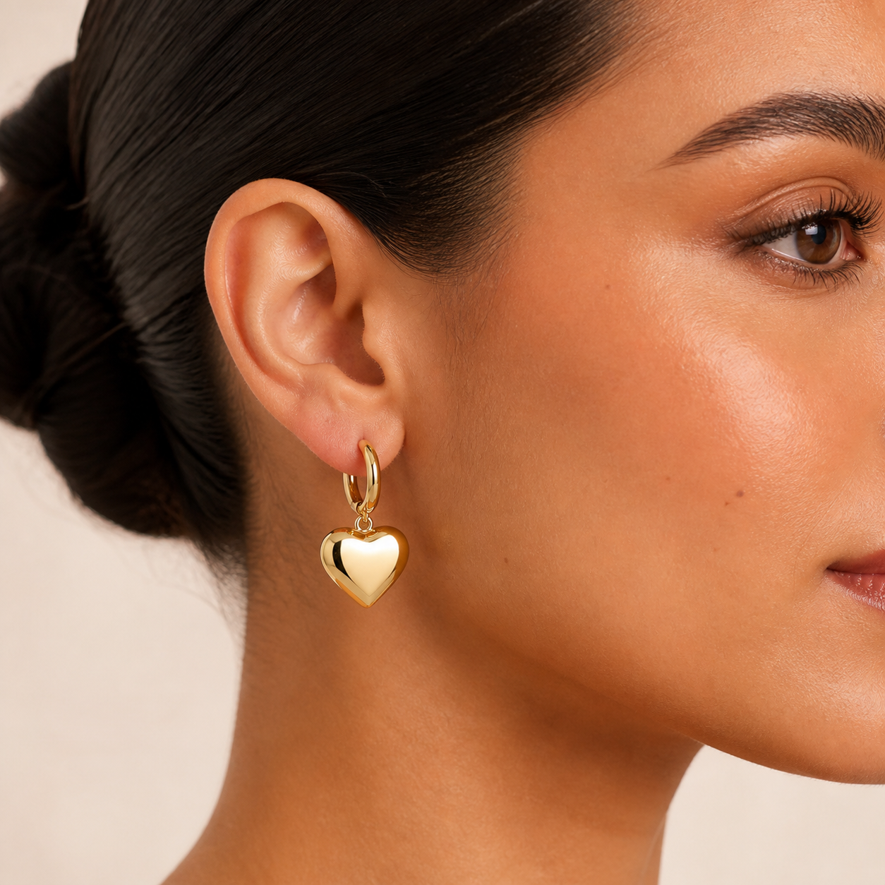 Pendientes Huggies Colgantes Corazón | Acero Inoxidable Chapado PVD en Oro 14K