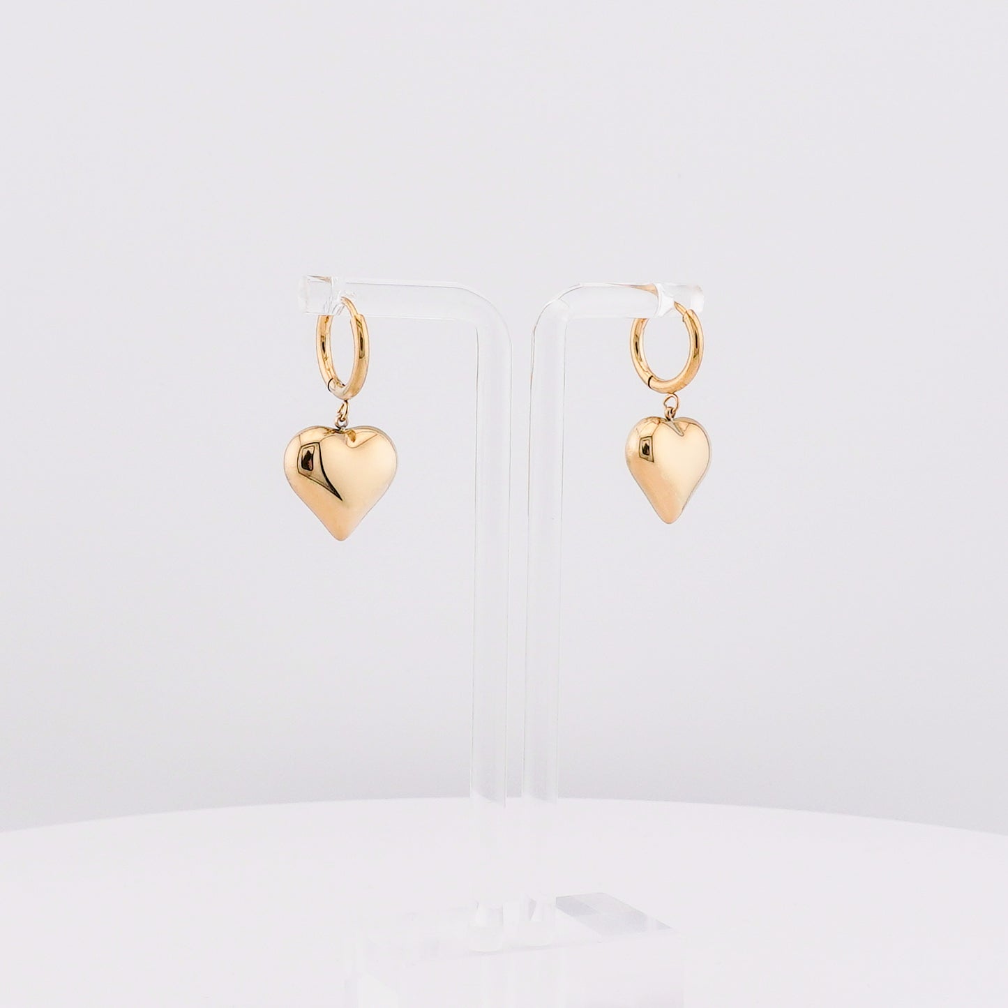 Pendientes Huggies Colgantes Corazón | Acero Inoxidable Chapado PVD en Oro 14K