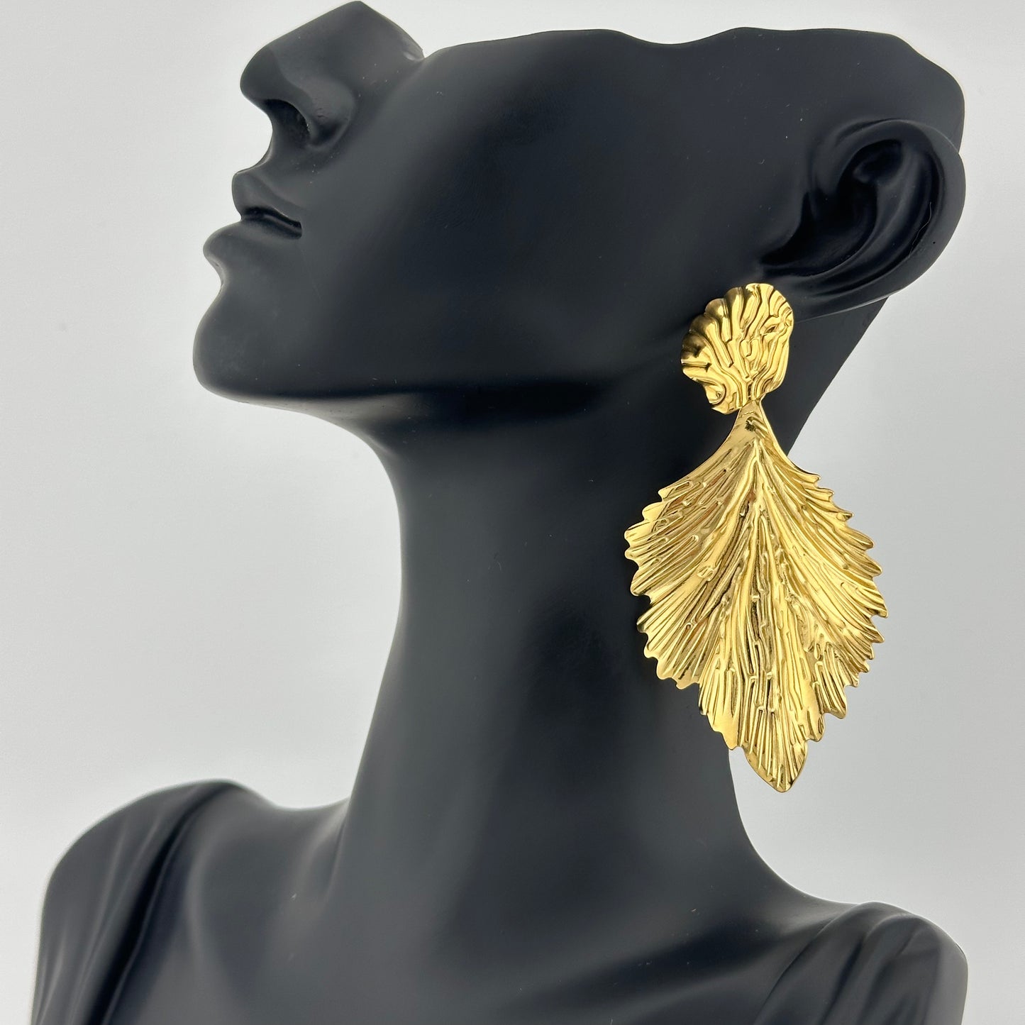 Pendientes Hoja Dorados – Mujer | Acero Inoxidable | Chapado Oro 18K