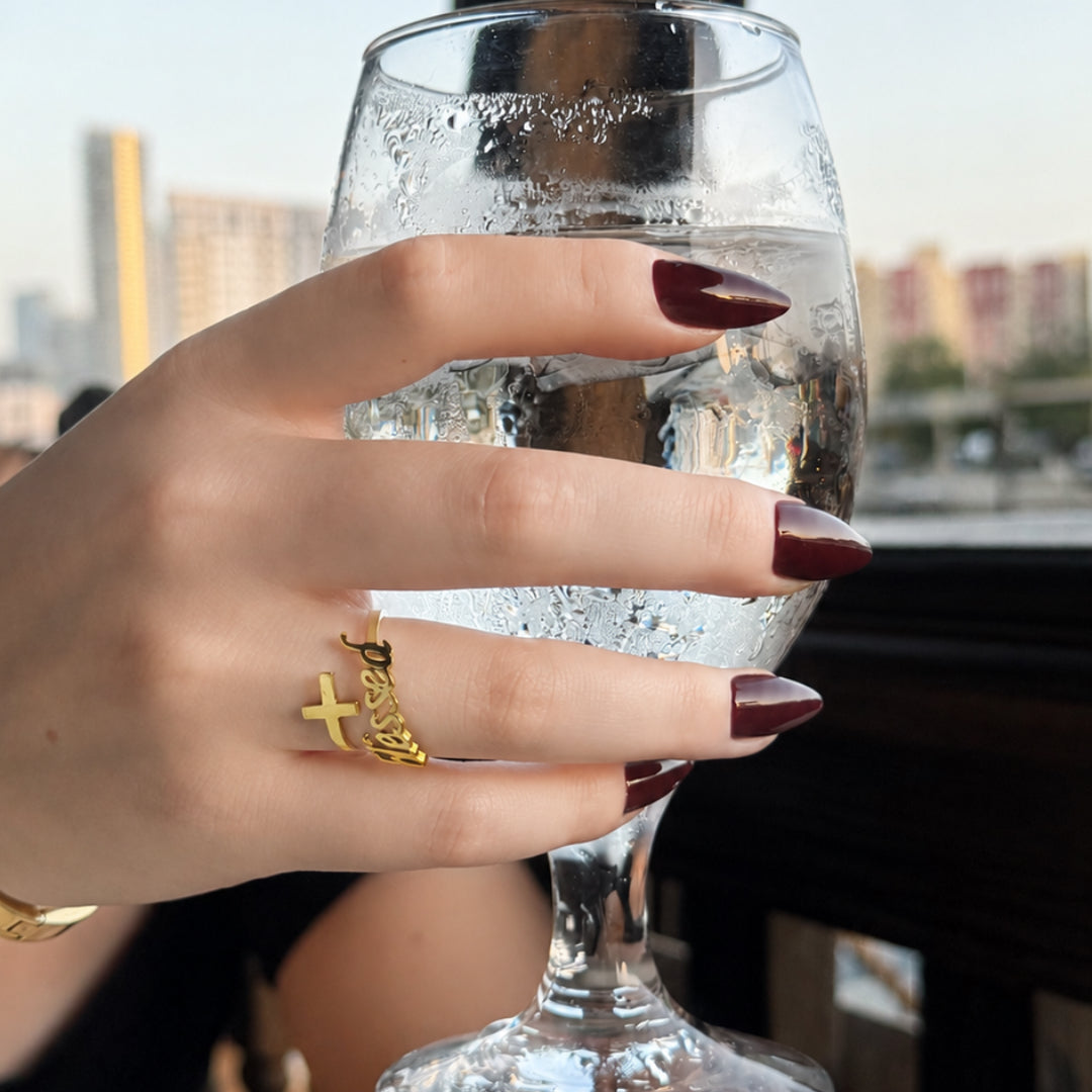 Anillo Blessed con Grabado | Acero Inoxidable Chapado en oro 18K | Ajustable
