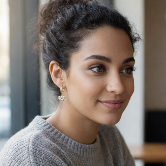 Pendientes Aura Corazón con Zirconias | Acero Inoxidable Chapado PVD Oro 18K | Colgantes