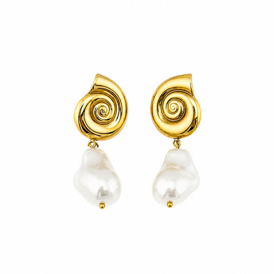 Pendientes Concha y Perla Barroca | Acero Inoxidable Chapado en Oro 18K