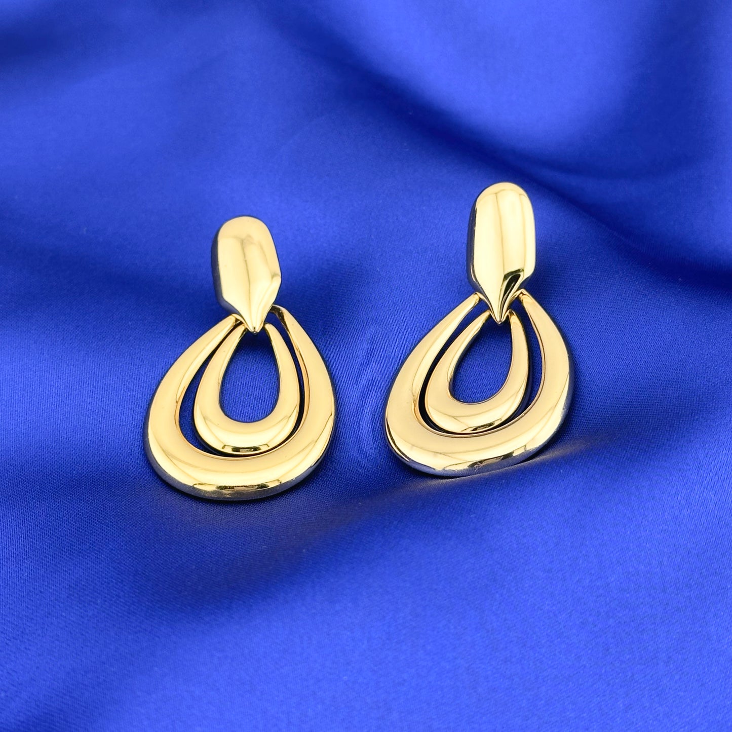 Pendientes Doble Gota Dorada – Mujer | Acero Inoxidable | Chapado Oro 18K