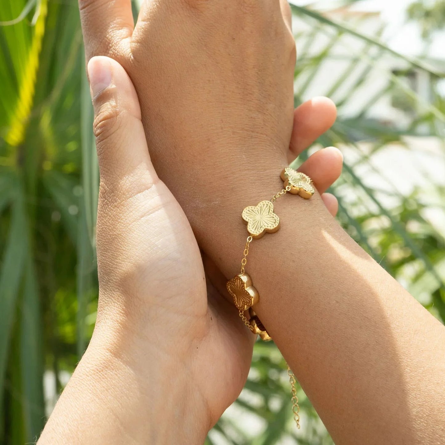 Pulsera Dorada de Trébol de la Suerte Mujer – Acero Inoxidable | Chapado Oro 18K | Ajustable