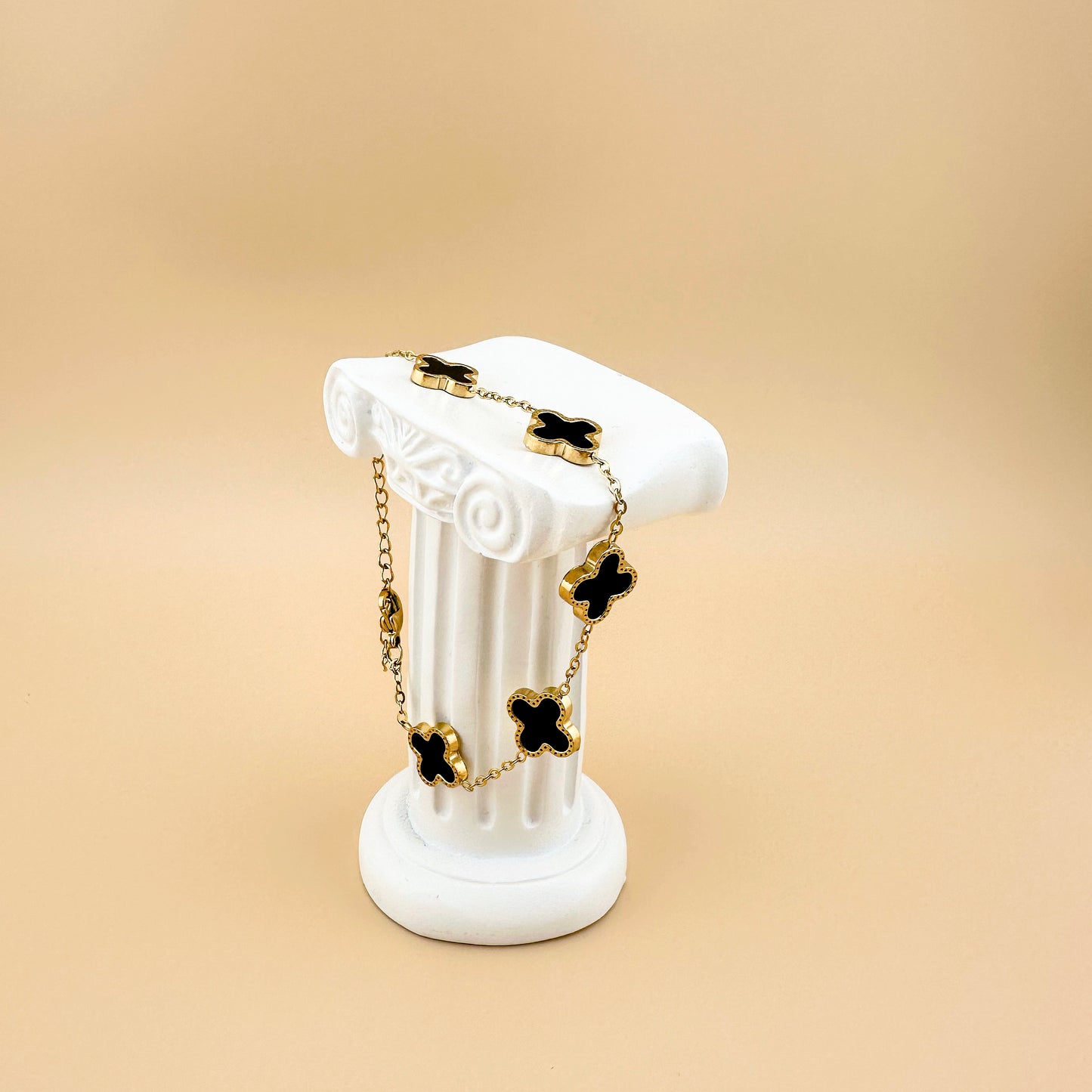 Pulsera con Dijes de Trébol de la Suerte Color Negro – Mujer | Acero Inoxidable Chapado PVD Oro 18K | Ajustable