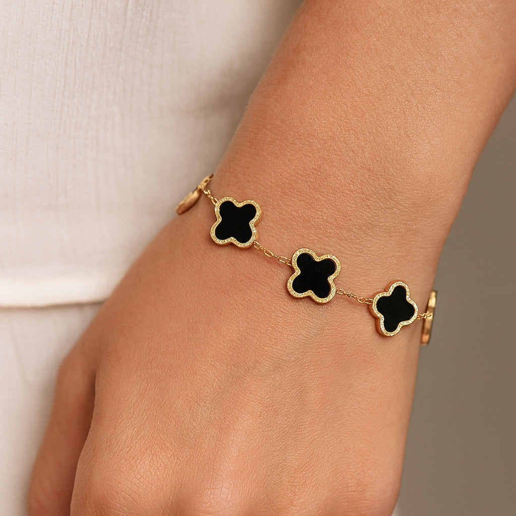 Pulsera con Dijes de Trébol de la Suerte Color Negro – Mujer | Acero Inoxidable Chapado PVD Oro 18K | Ajustable