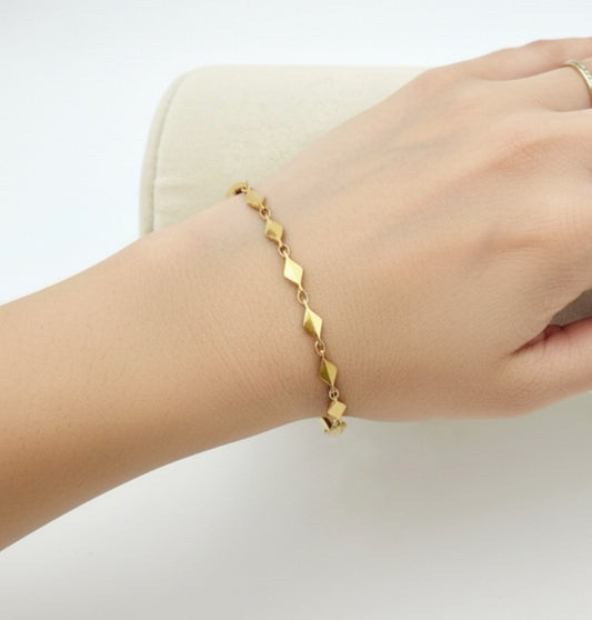 Brazalete Eslabón Rombo – Unisex | Acero Inoxidable | Chapado Oro 18K | Ajustable