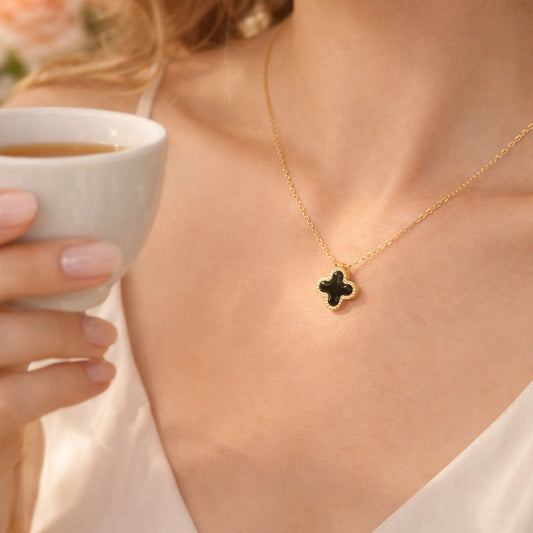 Collar Trébol de la Suerte Negro – Mujer | Acero Inoxidable Chapado PVD Oro 18K | Ajustable